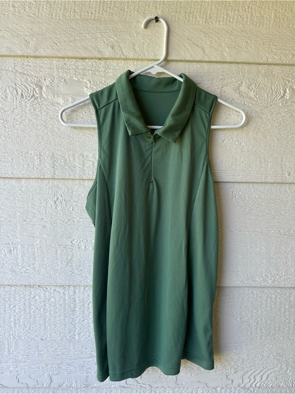 Sporty olive green half-zip tank